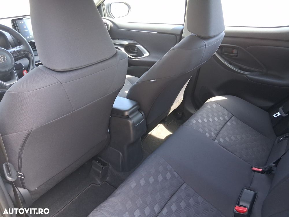 Toyota Yaris 1.5 VVT-i HSD Active - 8