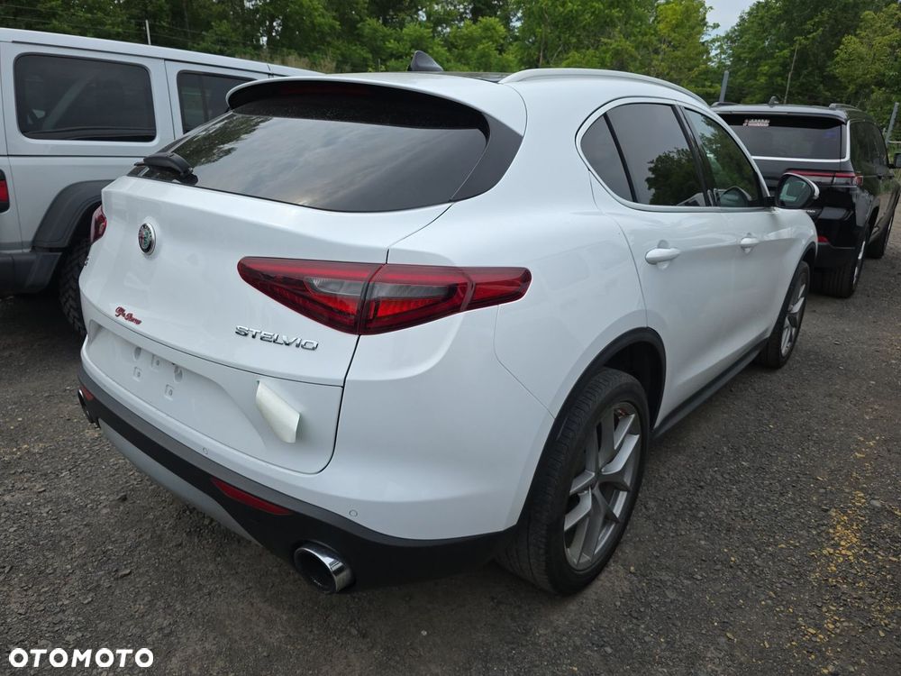 Alfa Romeo Stelvio 2.0 Turbo TI Q4 - 4