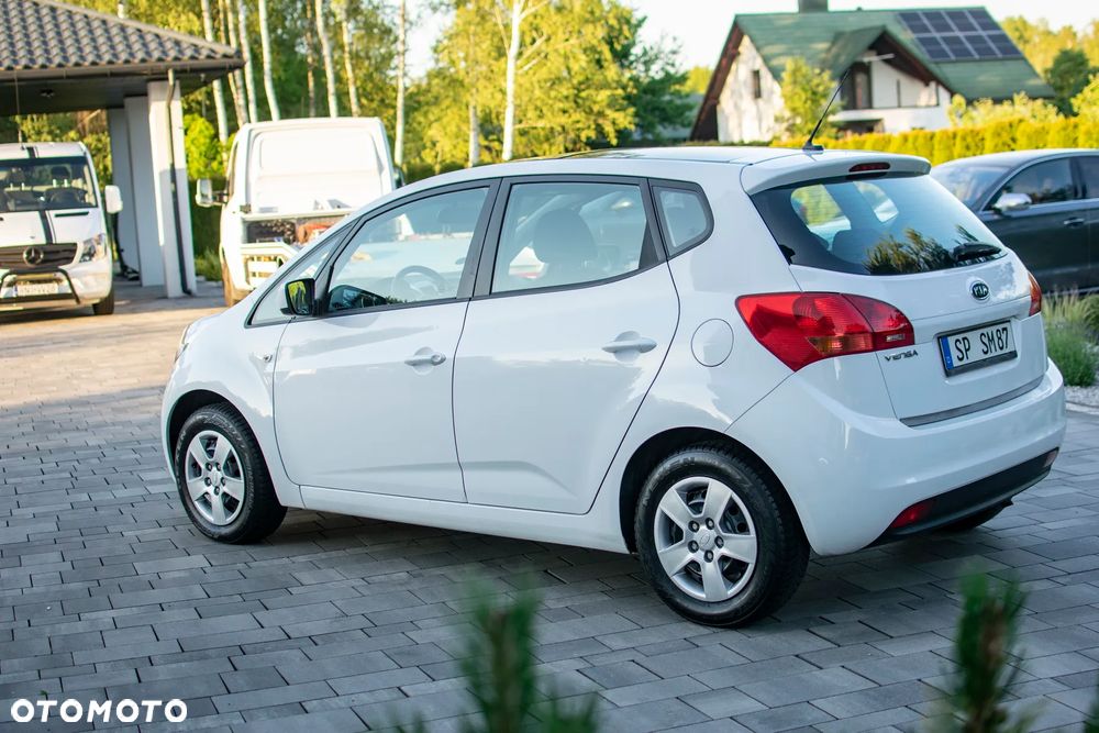 Kia Venga - 15