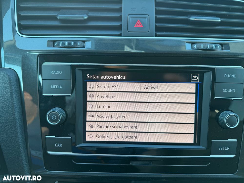 Volkswagen Golf - 10