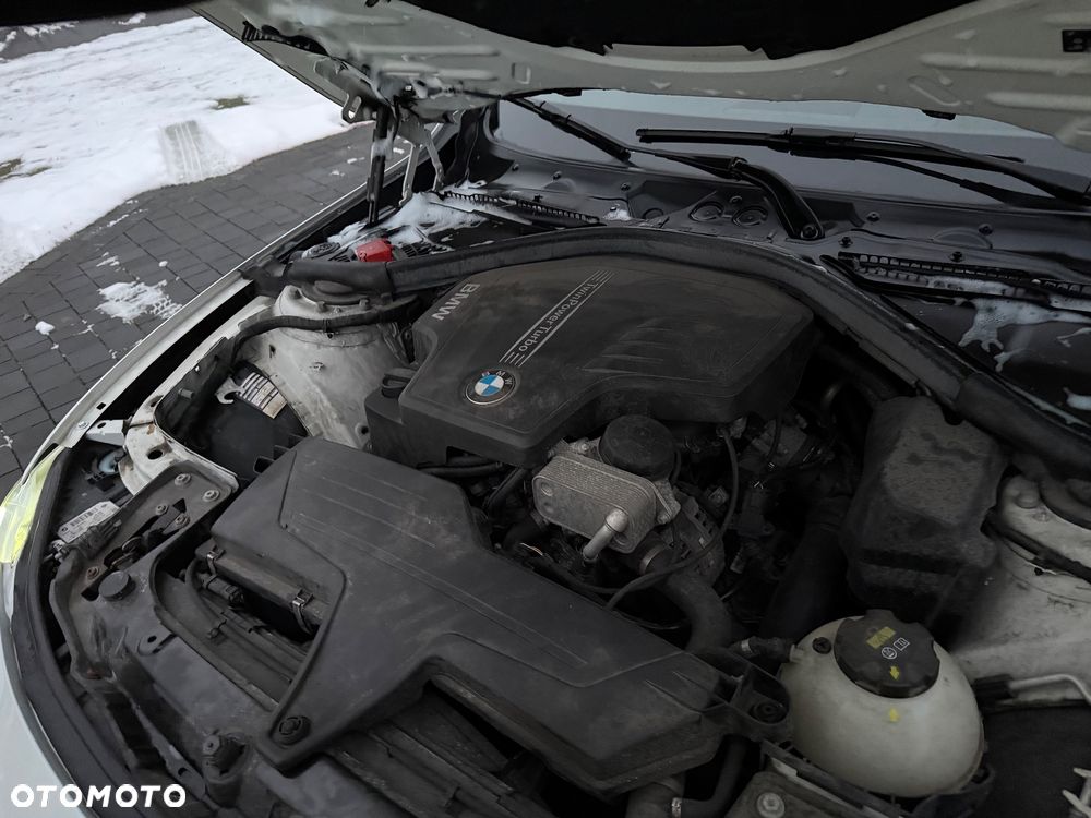 BMW Seria 3 328i xDrive Luxury Line - 20