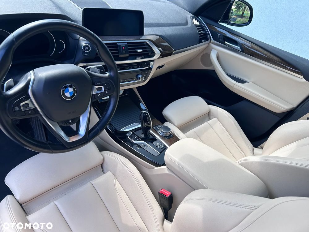 BMW X3 xDrive30i Luxury Line - 7