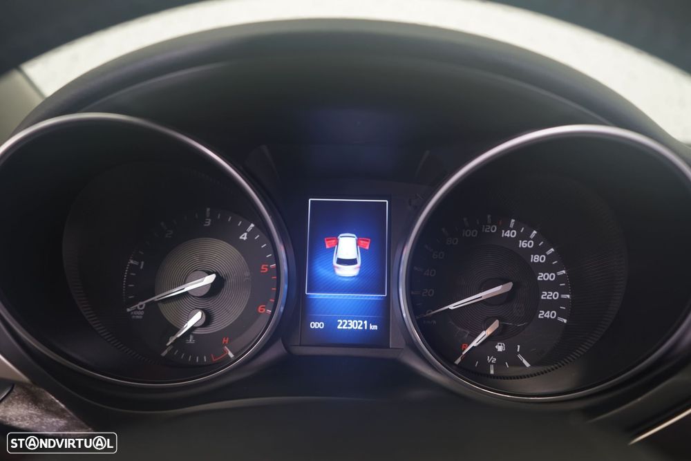 Toyota Avensis Touring Sports 2.0 D-4D Exclusive - 24