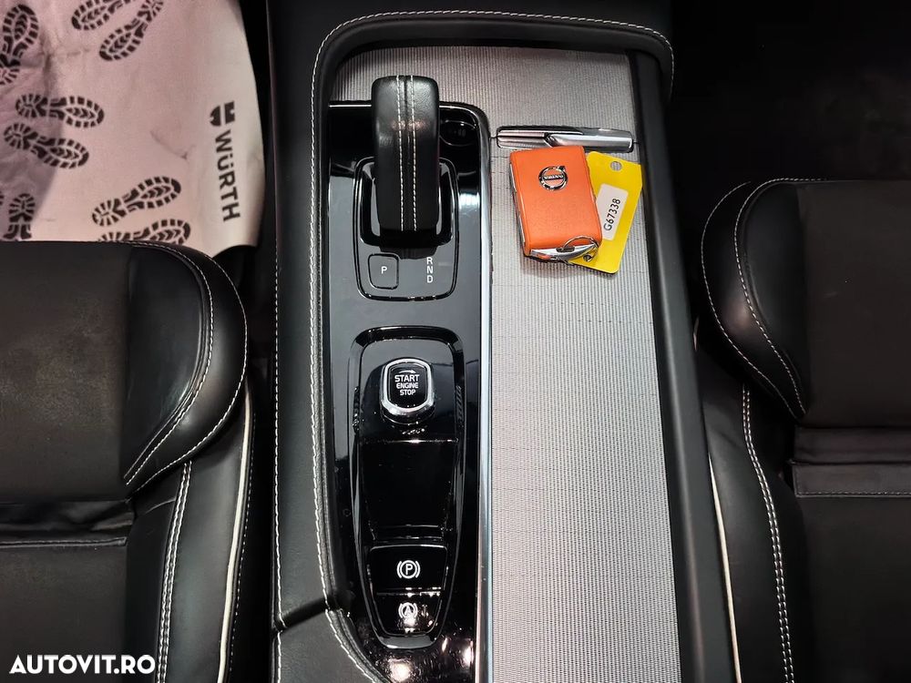 Volvo XC 90 T8 AWD Recharge Ultimate Dark - 32