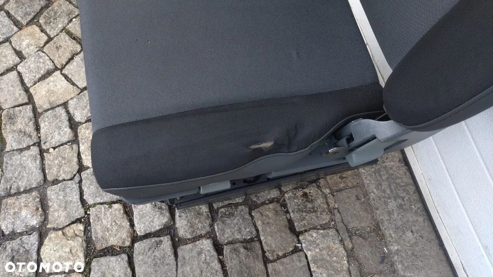 FOTEL KIEROWCY PNEUMATYCZNY RENAULT MASTER OPEL MOVANO NISSAN NV400 10- NO 325/009 - 4
