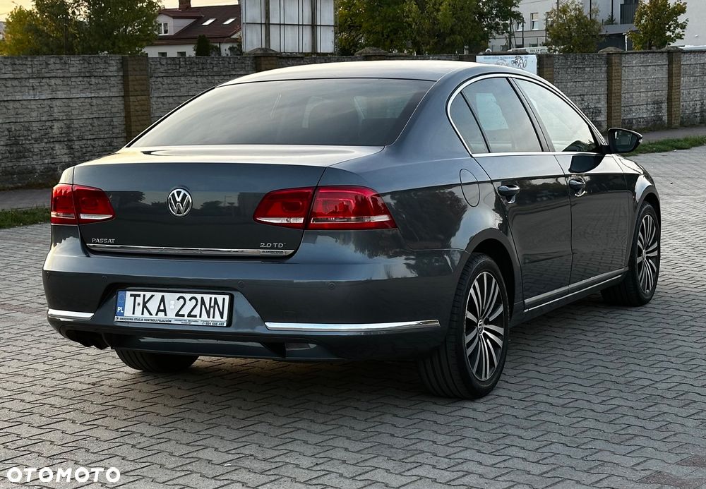 Volkswagen Passat - 12