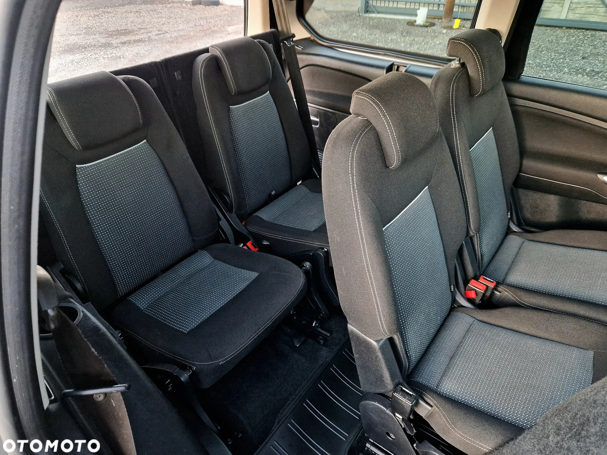 Ford Galaxy - 25