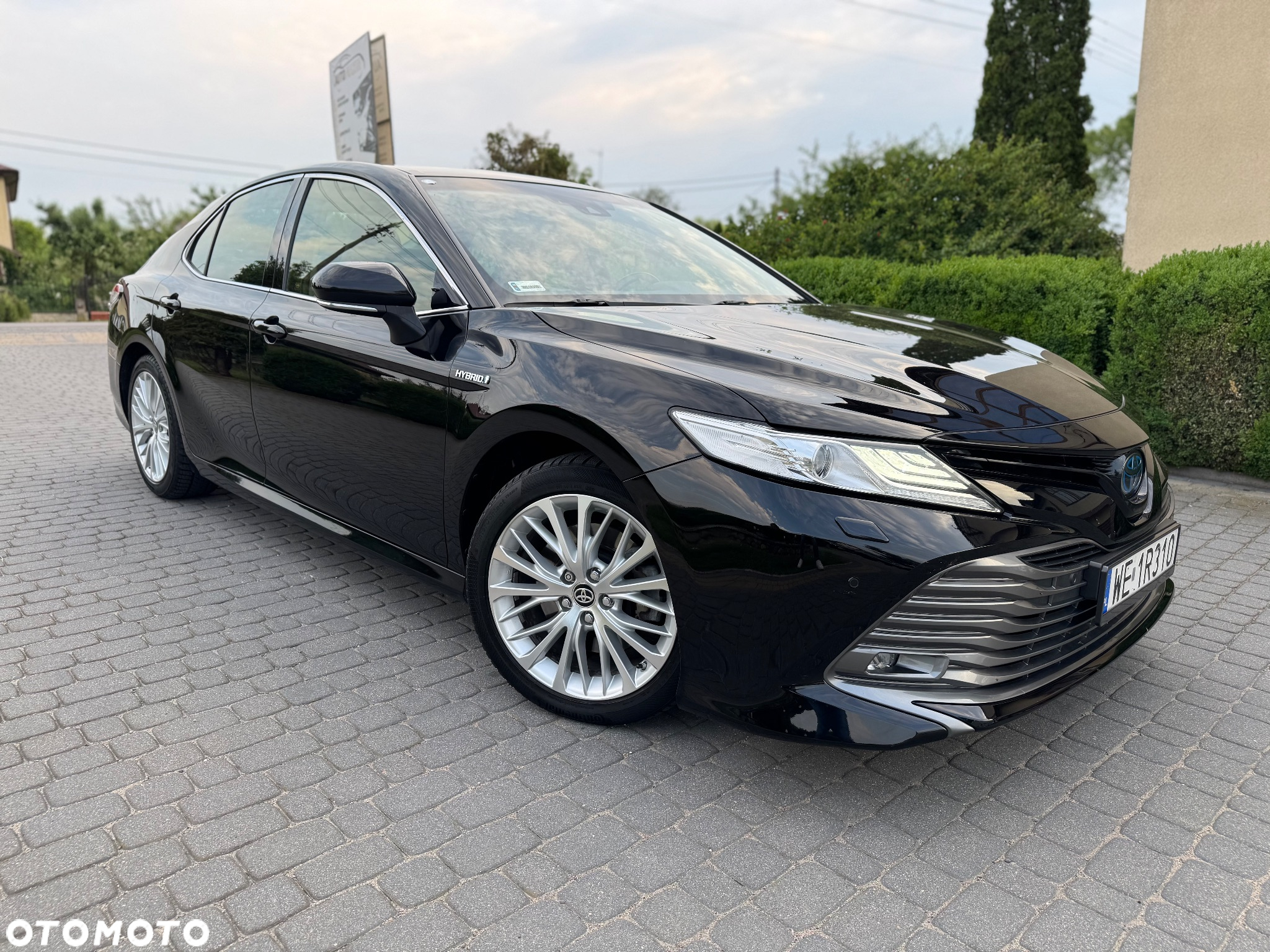 Toyota Camry 2.5 Hybrid Executive CVT - 3