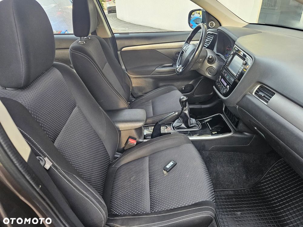 Mitsubishi Outlander 2.0 City Style 2WD - 12