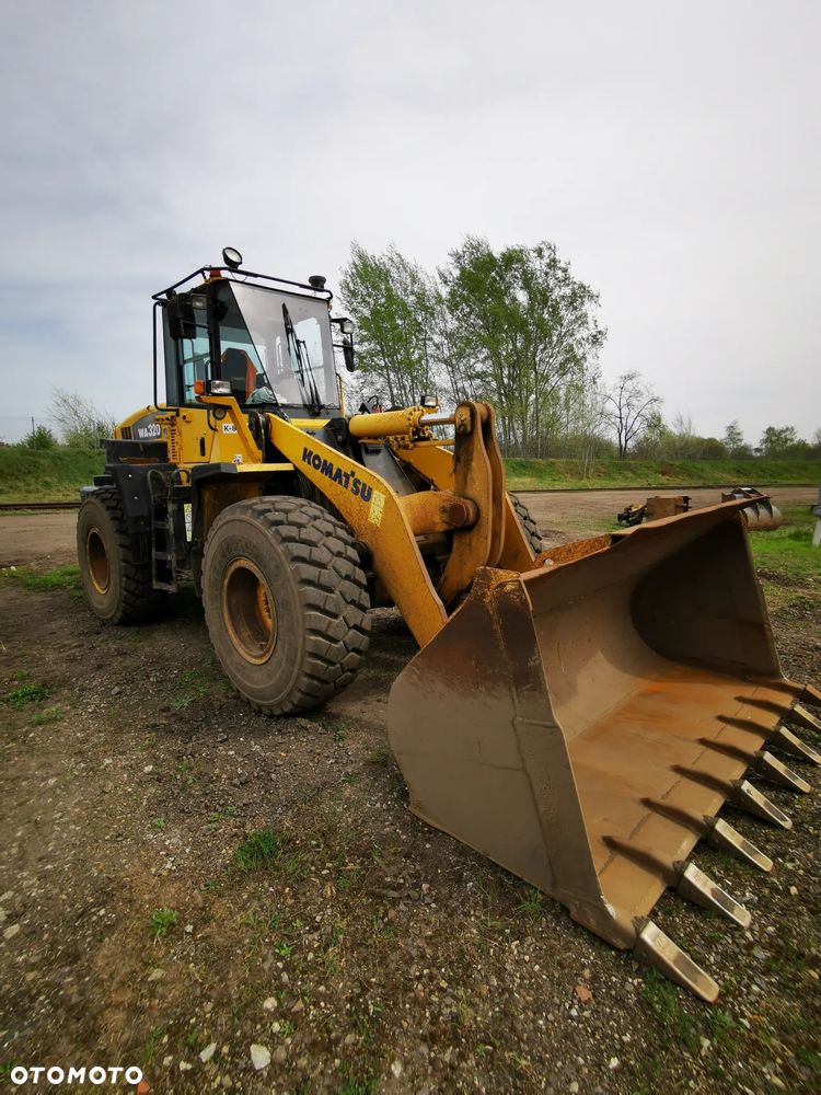 Komatsu WA320