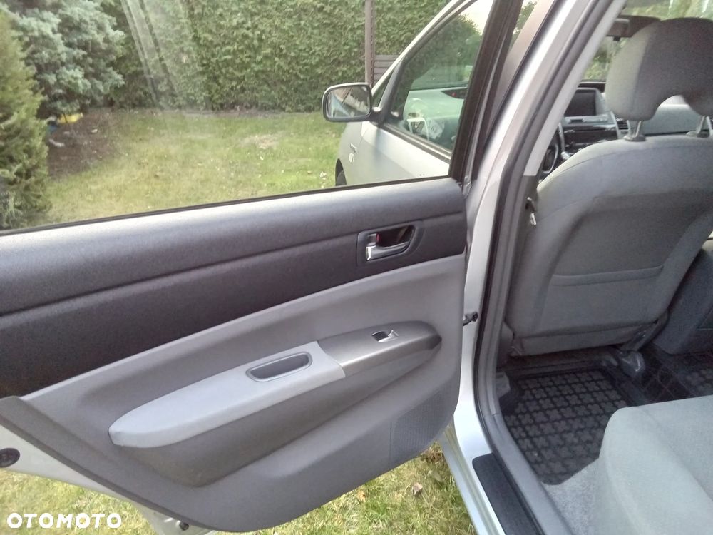 Toyota Prius 1.5 VVT-i Sol - 11