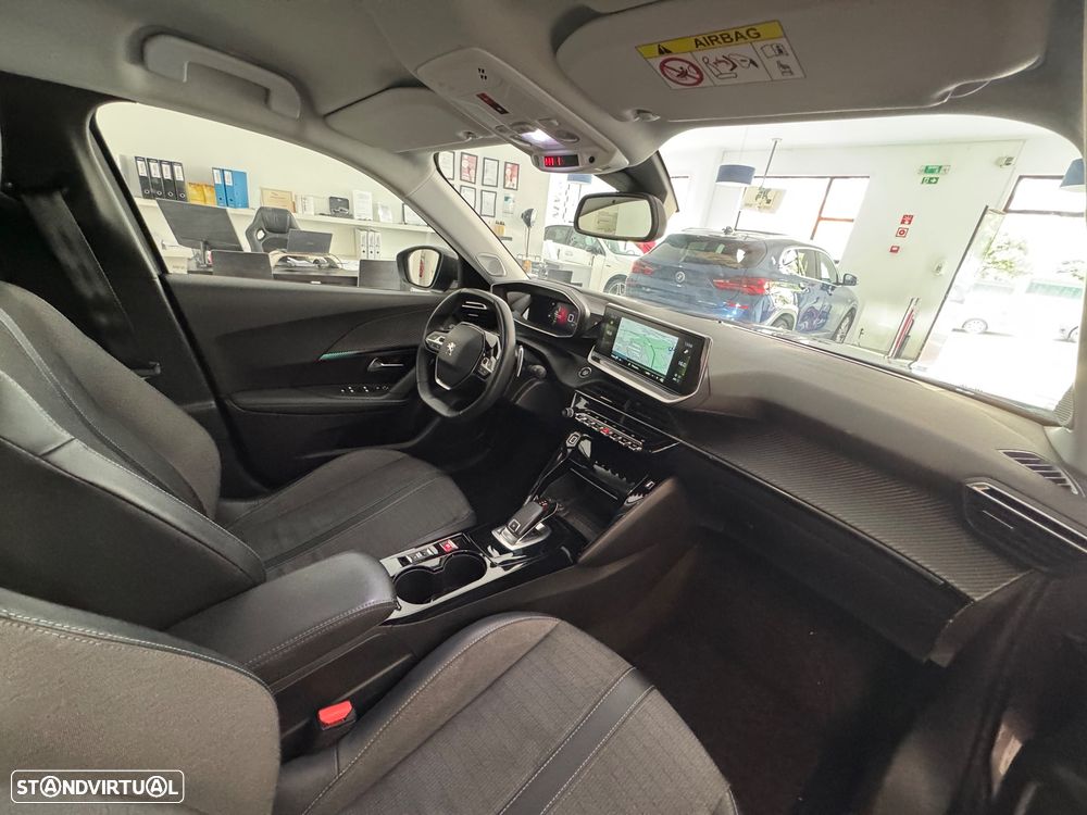 Peugeot 2008 1.2 PureTech Allure EAT8 - 24