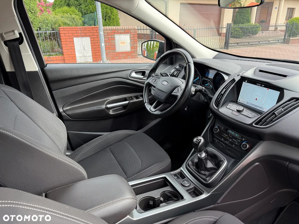 Ford Kuga - 24