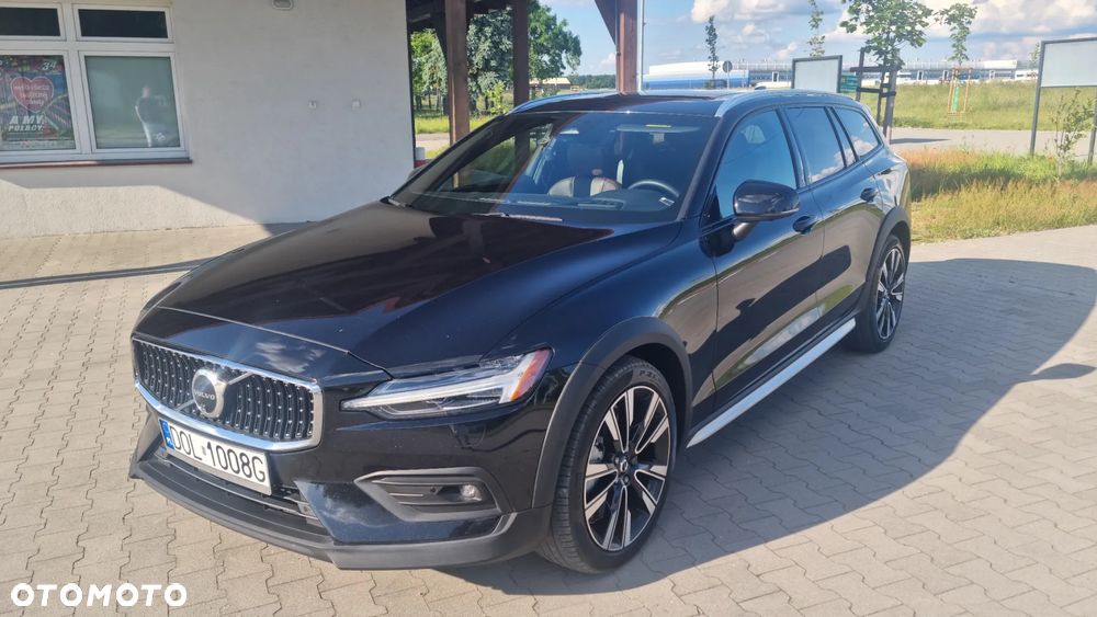 Volvo V60 Cross Country - 1