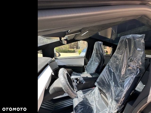 Tesla Cybertruck - 7