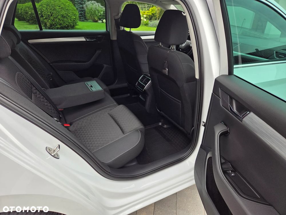 Skoda Superb 2.0 TDI SCR Style DSG - 7