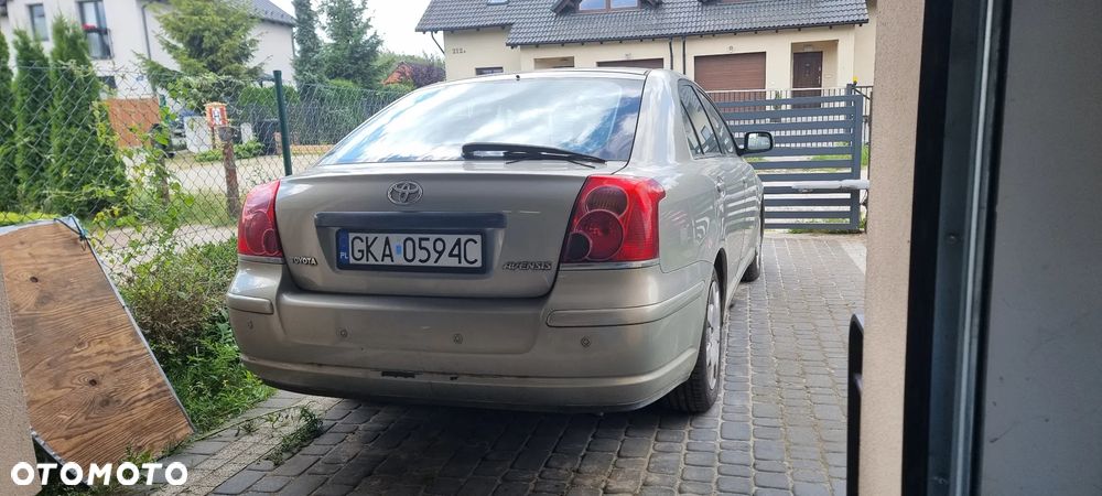 Toyota Avensis 1.8 VVT-i Terra - 3