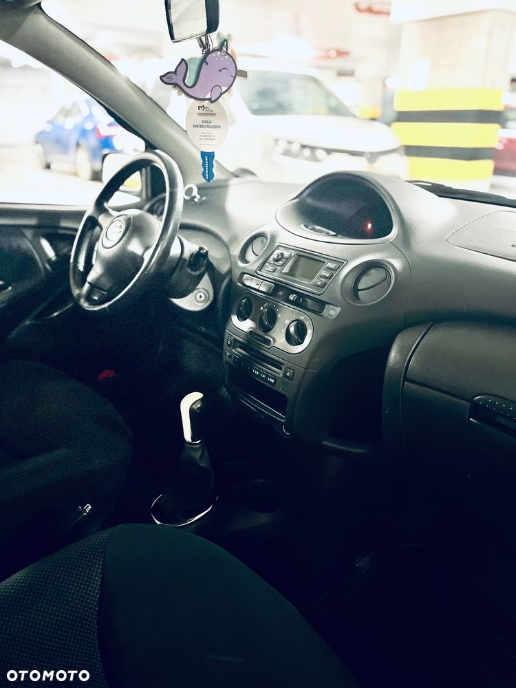 Toyota Yaris - 12