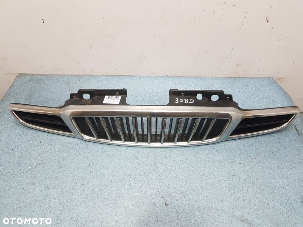 DAEWOO REZZO ATRAPA / GRILL - 1