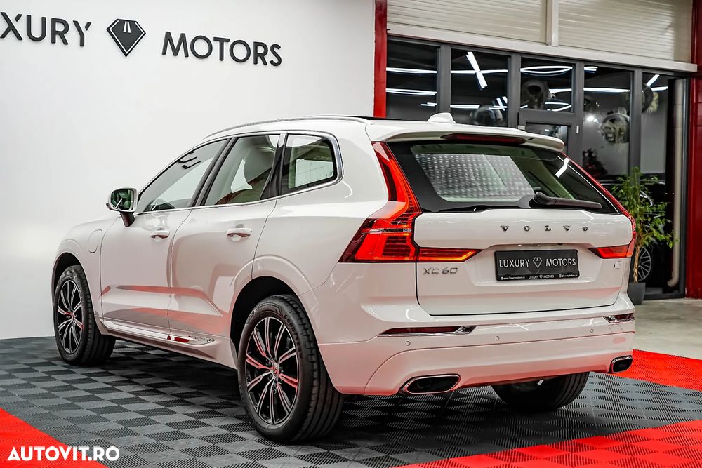 Volvo XC 60 Recharge T6 Twin Engine eAWD Inscription Expression - 11