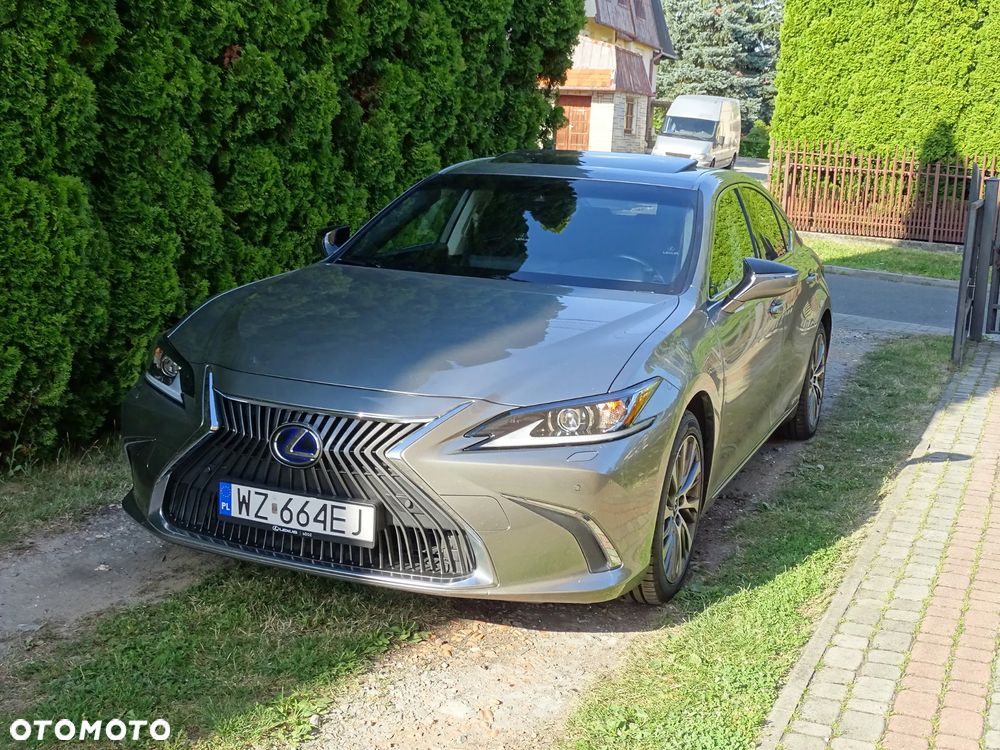 Lexus ES 300h Business Edition + - 2