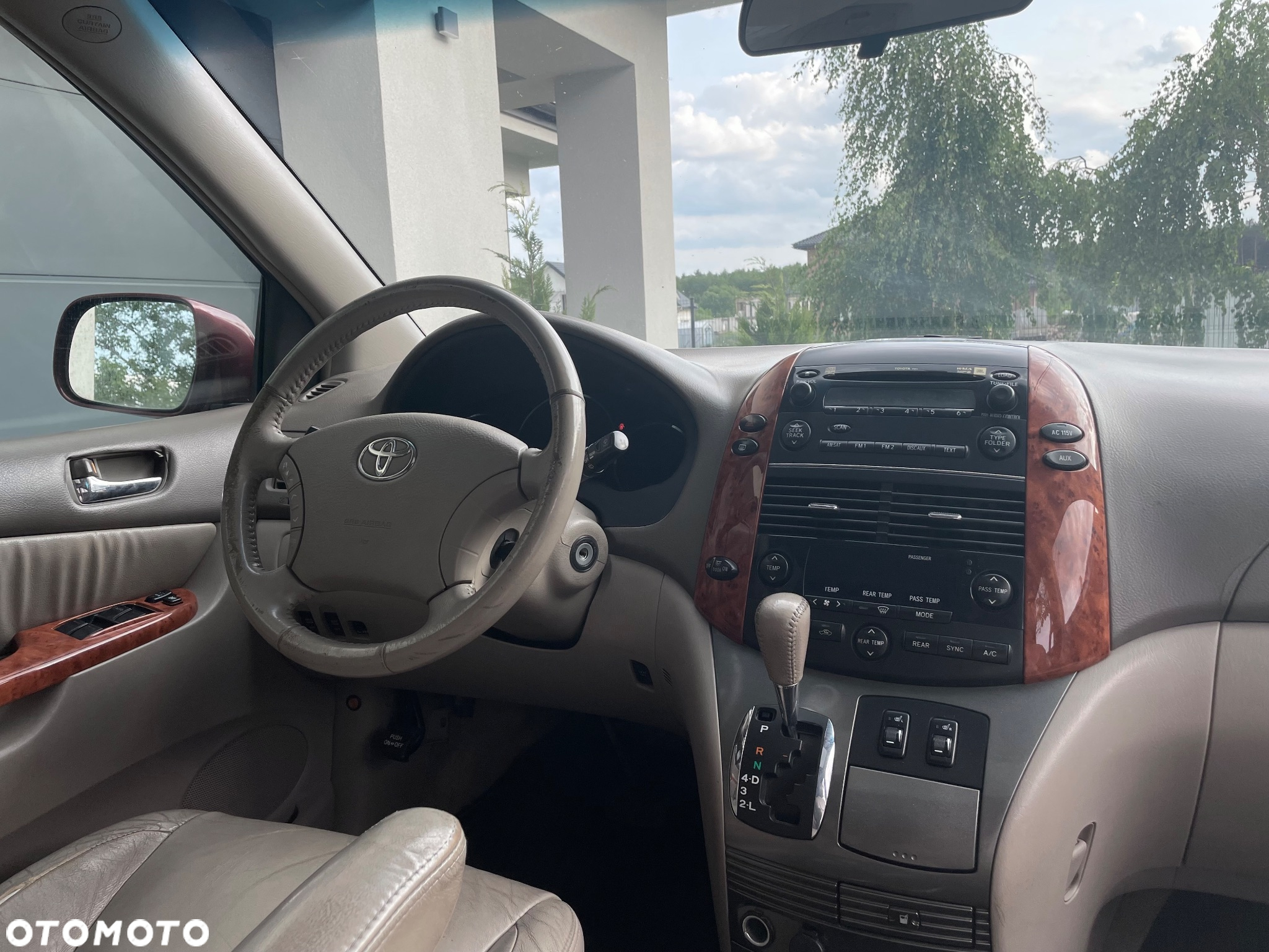 Toyota Sienna - 11