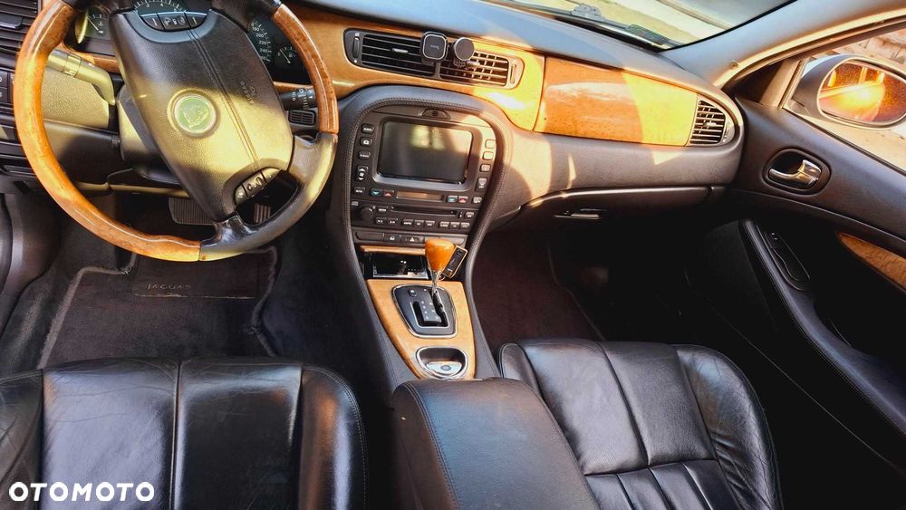 Jaguar S-Type - 6