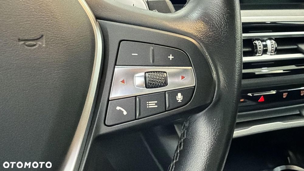 BMW Seria 3 318d mHEV - 26