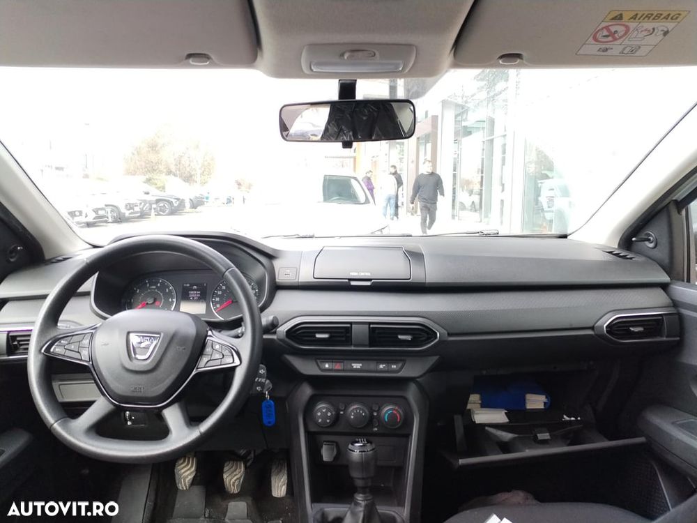 Dacia Logan TCe 90 Essential - 5