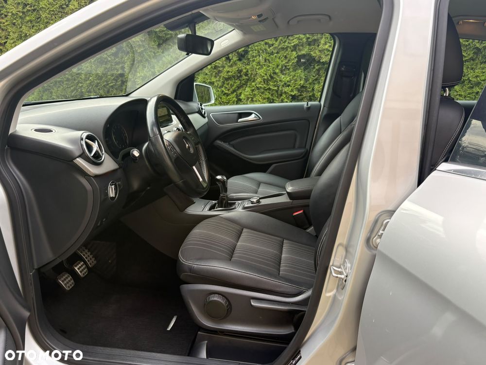 Mercedes-Benz Klasa B 180 BlueEFFICIENCY Edition Style - 11