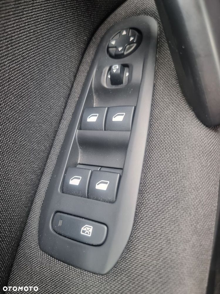 Peugeot 308 1.2 PureTech Active Pack S&S - 25