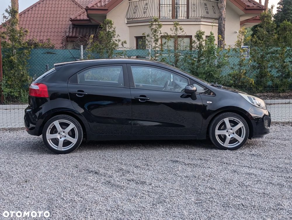 Kia Rio - 8
