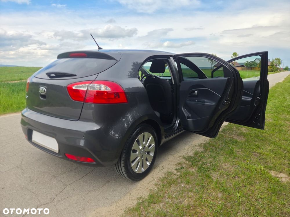 Kia Rio 1.2 L - 23
