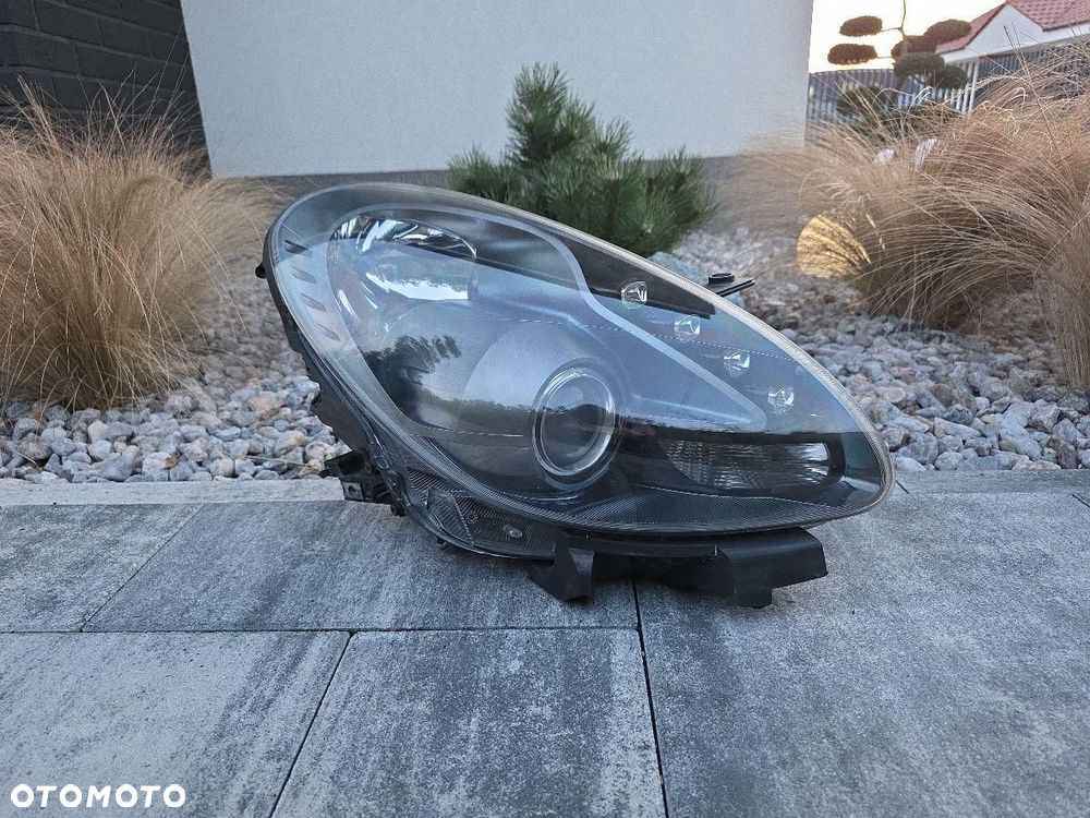 ALFA ROMEO GIULIETTA Lampa prawa przód Zwykła H7 Soczewka Led Ciemna - 1