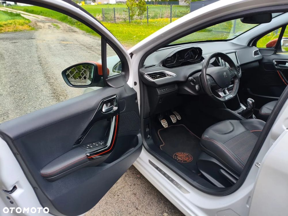 Peugeot 208 - 11