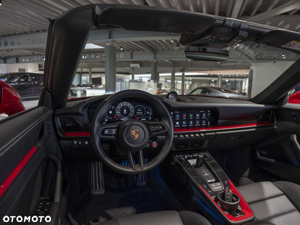 Porsche 911 Carrera - 18