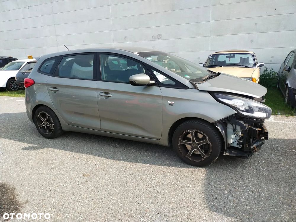 Kia Carens 1.6 GDI M - 2