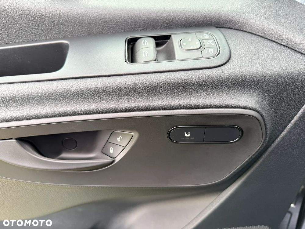 Mercedes-Benz Sprinter - 25