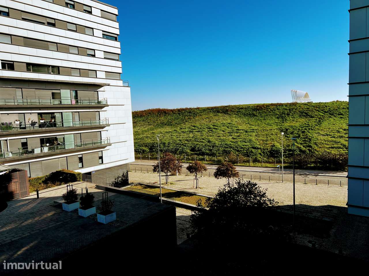 T0 no Parque das Nações com 2 garagens e 2 arrecadações - Grande imagem: 5/12