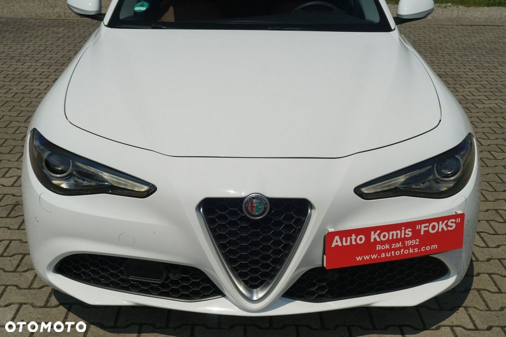 Alfa Romeo Giulia - 12