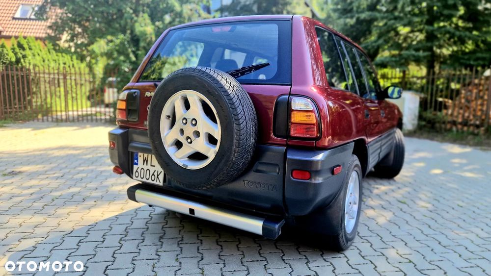 Toyota RAV4 2.0 - 5