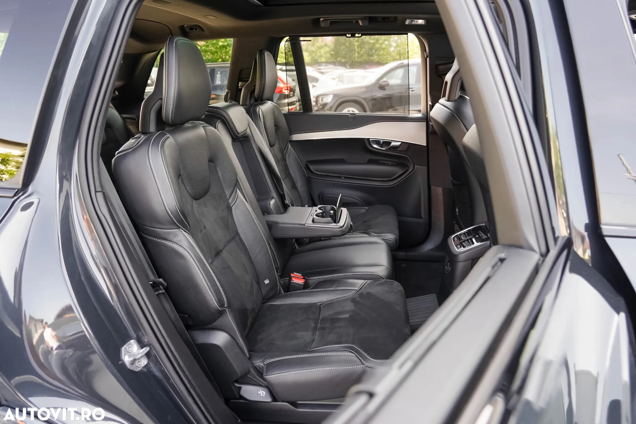 Volvo XC 90 AWD T8 Twin Engine Geartronic RDesign - 28