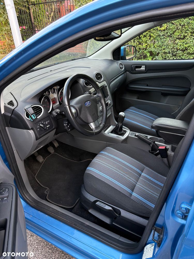 Ford Focus 1.6 16V Titanium - 11