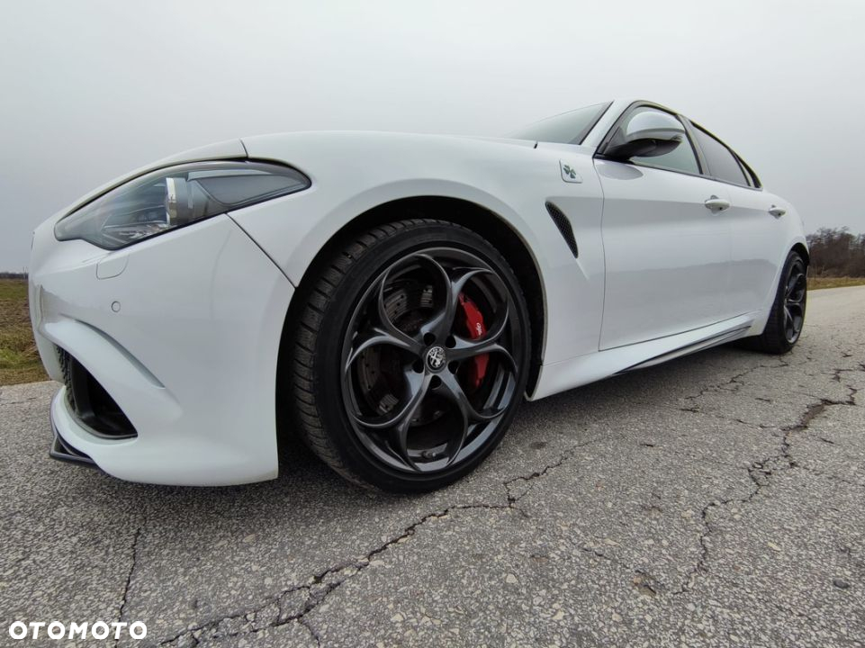 Alfa Romeo Giulia 2.9 V6 Bi-Turbo AT8 Quadrifoglio - 6