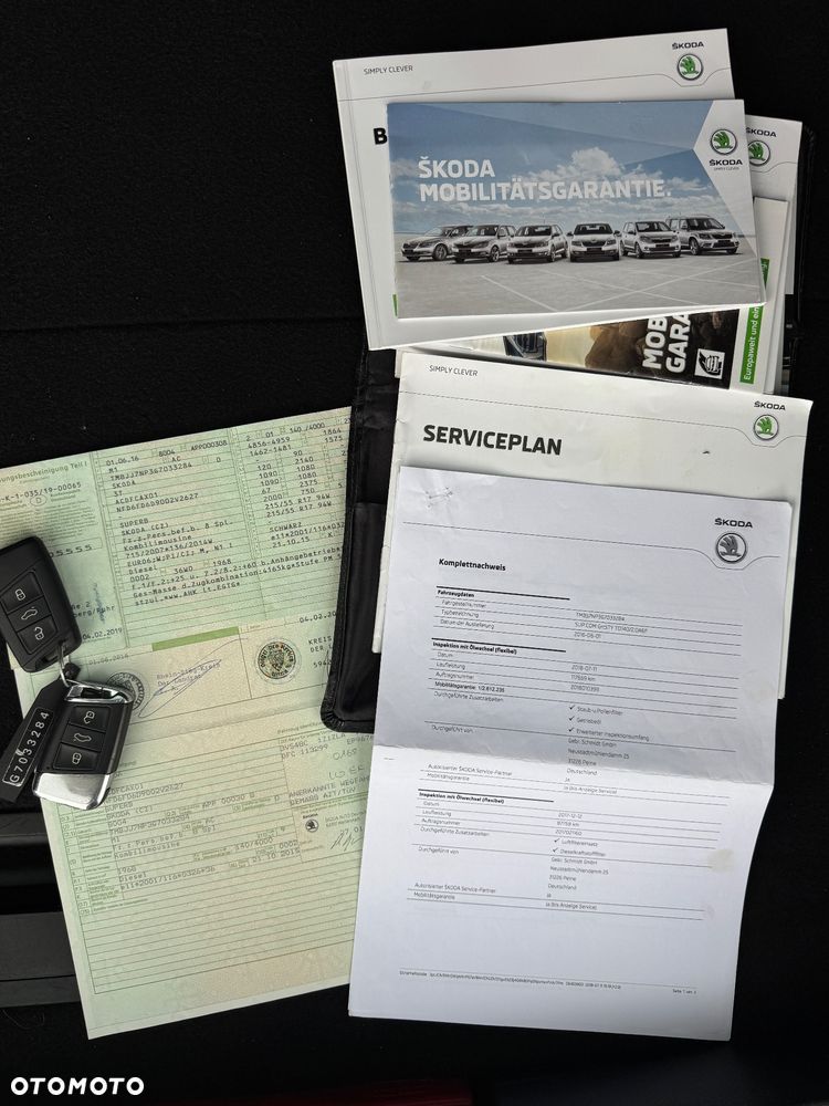 Skoda Superb 2.0 TDI DSG Premium Edition - 37