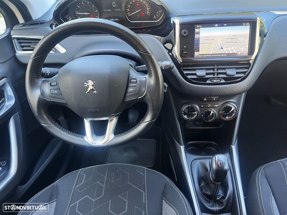 Peugeot 2008 1.2 PureTech Style - 23