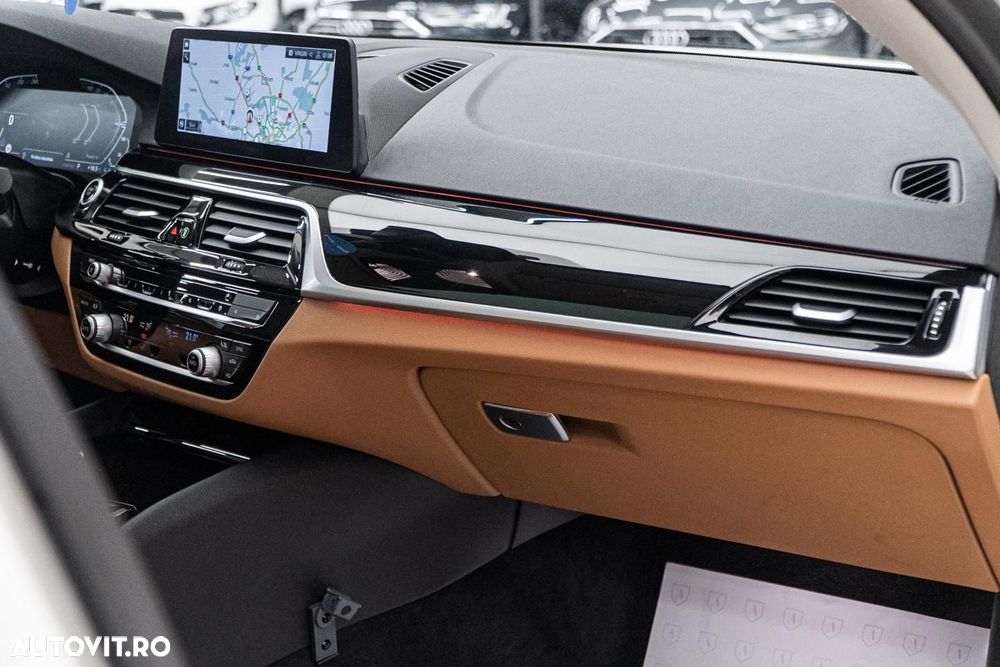 BMW Seria 5 530e iPerformance Aut. Sport Line - 38