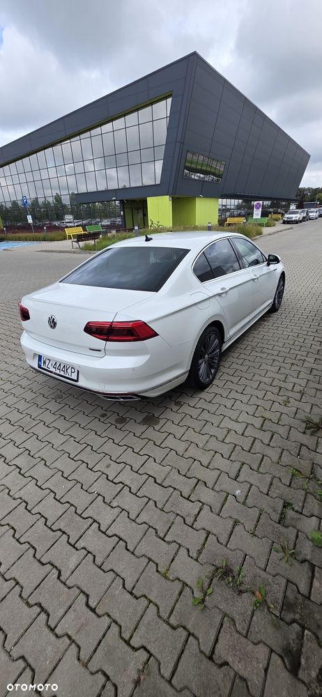 Volkswagen Passat - 4