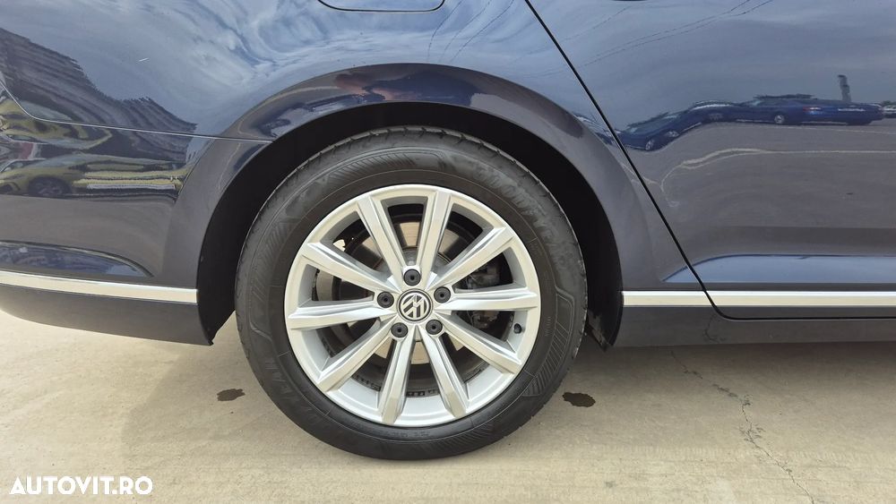 Volkswagen Passat 2.0 TDI DSG Highline - 36