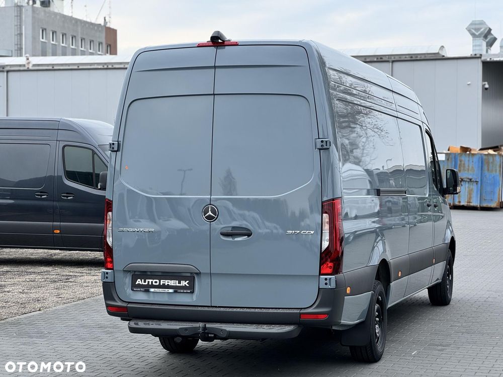 Mercedes-Benz Sprinter - 6